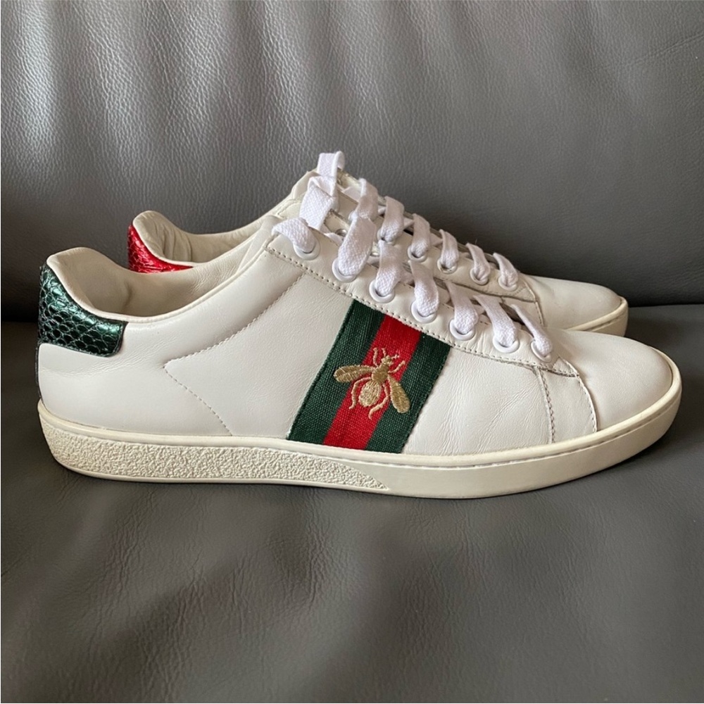 Gucci White Sneakers with Green and Red Stripes
